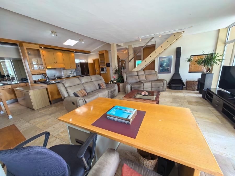 3 Bedroom Property for Sale in Bonza Bay Eastern Cape